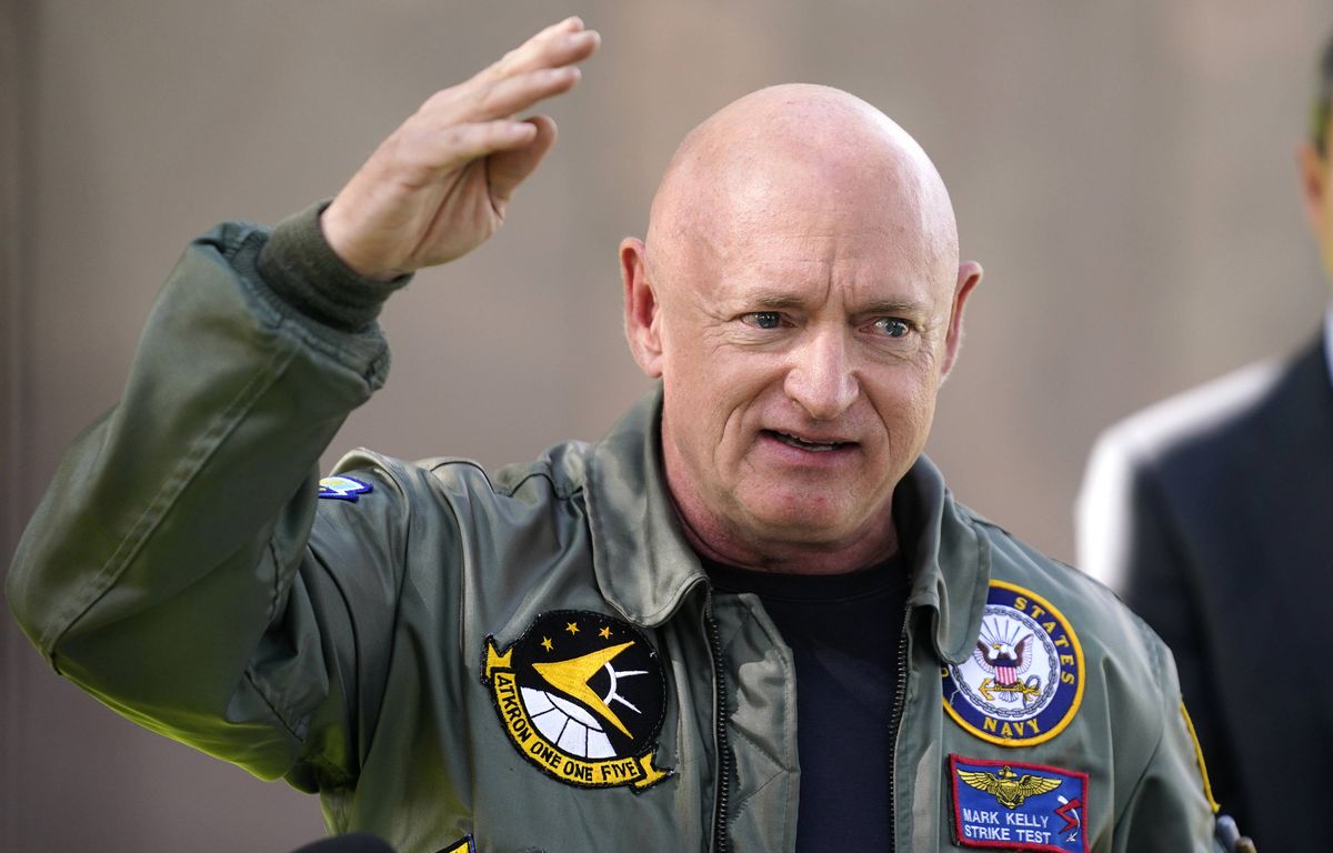 La 13H Guerre En Ukraine EN DIRECT La Guerre Continue   1200x768 Arizona Democratic Sen Mark Kelly Speaks During A News Conference At The Arizona Capitol In Phoenix Monday Nov 7 2022 Ap Photo Ross D Franklin Azrf108 22311857113059 2211080055