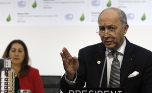 Laurnet Fabius à la tribune de la COP21, le 9 décembre 201