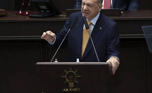 Après les attaques du président turc Erdogan contre Emmanuel Macron, la France va plaider en faveur de sanctions au niveau européen contre la Turquie.