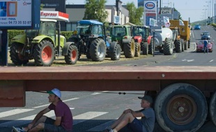 Un point de blocage par les éleveurs le 23 juillet 2015 à Clermont-Ferrand