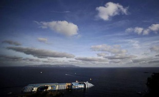 Le réassureur allemand Hannover Re a annoncé lundi que le naufrage du navire de croisière Costa Concordia allait lui coûter au moins 30 millions d'euros.