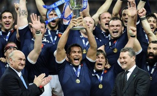 Le XV de France est sorti "la tête haute" du Mondial-2011, conclu par une finale perdue contre la Nouvelle-Zélande, et doit désormais "préparer l'avenir", à commencer par la réception de l'Italie samedi dans le Tournoi des six nations, a expliqué le capitaine Thierry Dusautoir dans un entretien à l'AFP.