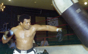 Mohamed Ali en 1976 à l'entraînement avant son combat contre Jimmy Young.