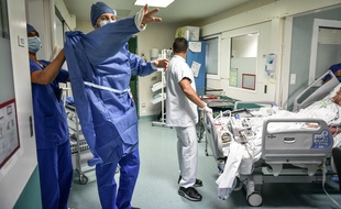 Le service réanimation de l'hôpital Pellegrin à Bordeaux, le 22 septembre 2020.