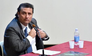 L'ex-capitaine du paquebot Concordia, Francesco Schettino, le 2 décembre 2014 à son procès à Grosseto, en Toscane