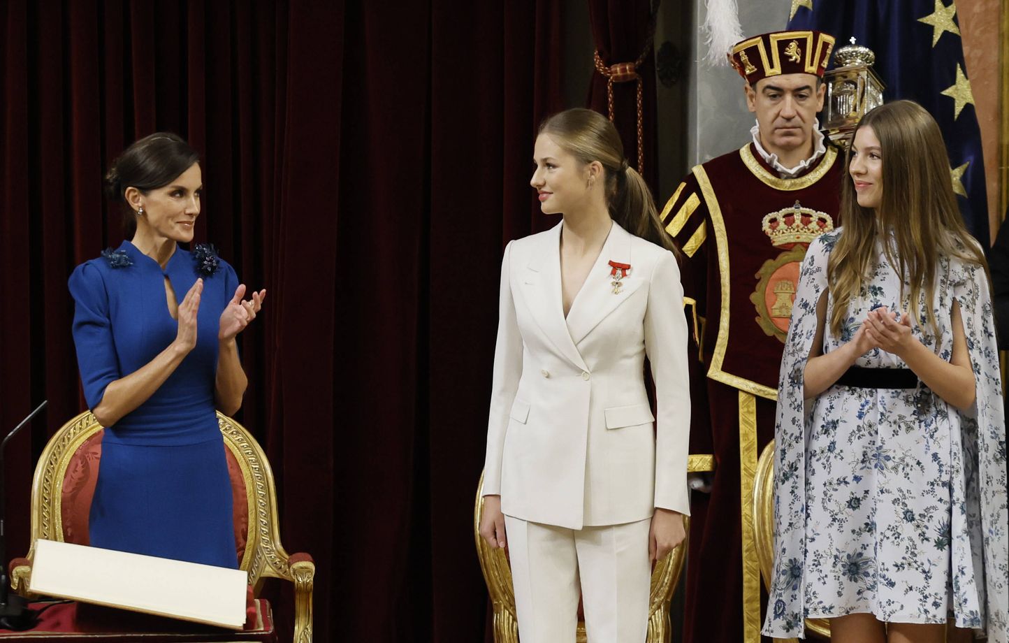 Espagne La princesse Leonor de Bourbon, héritière du trône, jure fidélité à la Constitution