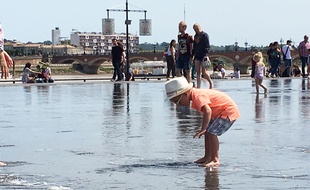 Illustration du Miroir d'eau à Bordeaux