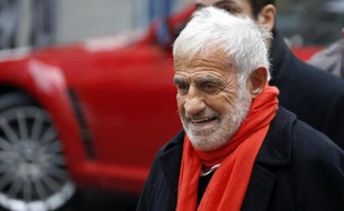 Parmi quelques centaines d'anonymes, certains des derniers représentants de la "bande à Lautner", Jean-Paul Belmondo, Aldo Maccione ou Rémy julienne sont venus rendre un dernier hommage à Nice à l'inoubliable auteur des "Tontons flingueurs"