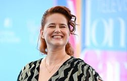 Élodie Poux réagit avec humour au colis piégé