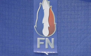 Une affiche du front national lors d'un «déjeûner patriotique» à Palavas, en février 2010.
