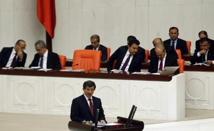 Le Premier ministre turc Ahmet Davutoglu devant le parlement à Ankara, le 1er septembre 2014
