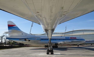 Le Concorde et la Caravelle ont rejoint le musée Aéroscopia le 9 décembre 2014 avant son ouverture le 14 janvier 2015.