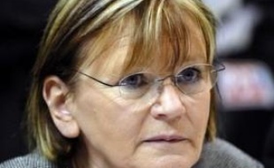 La secrétaire nationale du PCF Marie-George Buffet a qualifié ces propos d'"irresponsables" et de "criminels".