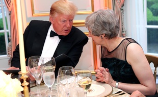 Donald Trump et Theresa May lors d'un dîner à Londres, le 4 juin 2019.