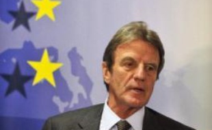 Le ministre français des Affaires étrangères Bernard Kouchner n'a par ailleurs pas exclu lundi que le Conseil de l'UE en tant que tel fasse lui aussi appel avant la date limite du 4 février.