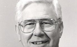 S'il votera pour Obama d'abord pour son plan d'assurance maladie universel, Don Reeves pense que «McCain s'est fait des ennemis chez les fermiers en s'opposant aux subventions en faveur de l'éthanol».