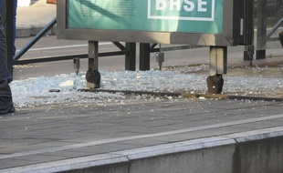 Le vendredi 25 mars 2016, la police belge a neutralisé un suspect dans le cadre d'une opération antiterroriste alors qu'il tentait de s'enfuir en prenant le tram, à Schaerbeek.