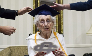 Margaret Thome Bekema a obtenu son diplôme du lycée le 29 octobre 2015, à l'âge de 97 ans, aux Etats-Unis.