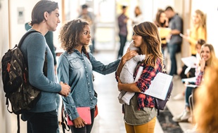 Des aides financières existent pour soutenir les quelque 110 000 étudiants ayant des enfants.