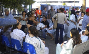 L'hôpital de Mexicali au Mexique a été évacué après le puissant séisme le 4 avril 2010.