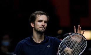 Daniil Medvedev est venu à bout de Marin Cilic (30e) en deux sets: 7-6 (8/6), 6-2.
