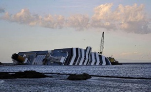 Les sauveteurs ont retrouvé un seizième corps mardi dans la carcasse du Concordia, onze jours après le naufrage du paquebot de croisière dont le propriétaire, la compagnie Costa, est de plus en plus pointé du doigt.