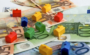 Renégocier son prêt immobilier en mai 2012 peut permettre d'économiser plus de 50 000 euros sur le coût total de son crédit.