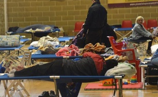L'état de catastrophe naturelle a été proclamé mardi dans la région du nord-est de l'Italie frappée par le séisme de dimanche où plus de 5.000 personnes, sans toit ou réticentes à l'idée de rentrer chez elles, sont hébergées dans des campements de fortune.