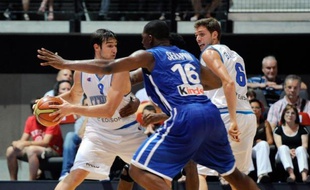 L'équipe de France de basket-ball a remporté son deuxième match de préparation aux jeux Olympiques de Londres en venant de nouveau à bout de l'Italie (76-62) mais toujours sans convaincre, jeudi à Boulazac.