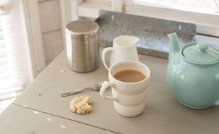 Du thé et des biscuits.
