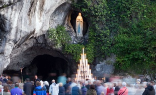 Illustration grotte de Lourdes.