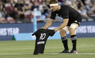 Les All-Blacks rendent hommage à Maradona face à l'Argentine