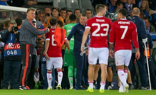 Louis Van Gaal devrait être content de ses troupes. Mais non.