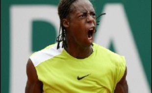 Côté français, la déception est venue de Gaël Monfils, éliminé par le Belge Olivier Rochus 4-6, 6-4, 6-1.