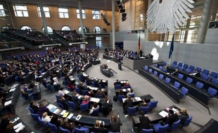 Le Parlement allemand devait adopter jeudi une résolution réclamant que soit clarifiée la légalité de la circoncision religieuse, remise en cause par une décision de justice, une initiative "courageuse" des députés, selon le ministre des Affaires étrangères.