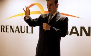 Des salariés du technocentre de Renault à Guyancourt, dont une majorité de cadres qui travaillent sur la conception des voitures, critiquaient mercredi la "mauvaise performance" des patrons, au lendemain de l'annonce de 7.500 suppressions de postes.