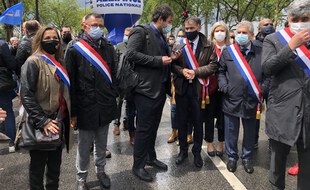Olivier Faure à la manifestation policière devant l'Assemblée nationale à Paris.