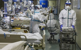 Une unité de soins intensifs dans un hôpital de Wuhan, centre de l'épidémie du coronavirus, le 6 février 2020.