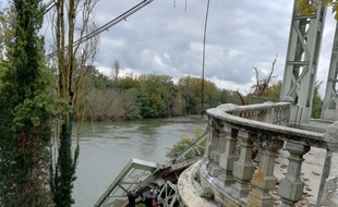 Le pont de Mirepoix-sur-Tarn s'est effondré, le 18 novembre 2019.