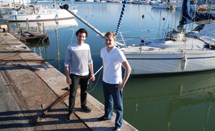 A Bordeaux, le 7 juillet 2014, les deux crÈateurs du site de location de bateaux entre particuliers appelÈ Samboat.