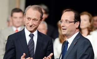 Le maire de Paris, Bertrand Delanoë, a affirmé mardi sur Europe 1 son "intention d'aller jusqu'au bout de son mandat jusqu'à mars 2014", une option écartant de fait l'hypothèse d'une entrée au gouvernement après les législatives.