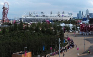 Israël a renforcé son dispositif de sécurité pour les jeux Olympiques dans la crainte d'un éventuel attentat commandité par l'Iran visant ses athlètes à Londres, rapporte dimanche le journal britannique The Sunday Times.