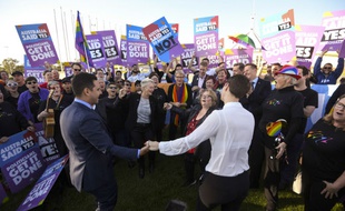 Le Parlement australien a adopté la loi sur le mariage des couples homosexuels