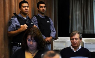 Le verdict du procès de l'ex-officier de marine Alfredo Astiz, jugé pour son rôle dans le meurtre de deux religieuses françaises pendant la dictature argentine (1976-1983), était attendu mercredi à Buenos Aires au terme d'un procès fleuve de deux ans