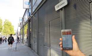 L'application permet de noter et de laisser un commentaire sur chaque toilette publique de la ville.