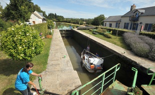 Une écluse du canal de Nantes à Brest.