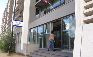 L'hôtel de police Waldeck-Rousseau à Nantes.
