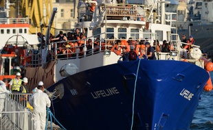 Le "Lifeline" a accosté à Malte après une semaine de dérive.