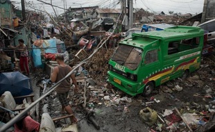 Le typhon Haiyan qui a ravagé les Philippines il y a plus d'une semaine a détruit les maisons mais aussi les moyens de subsistance, laissant présager d'un avenir difficile pour de nombreux commerçants et petits patrons sinistrés.