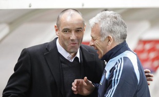 L'entraîneur du PSG, Paul Le Guen (à dr.) et celui de Marseille, Erik Gerets, lors d'un PSG - Marseille, le 15 mars 2009.